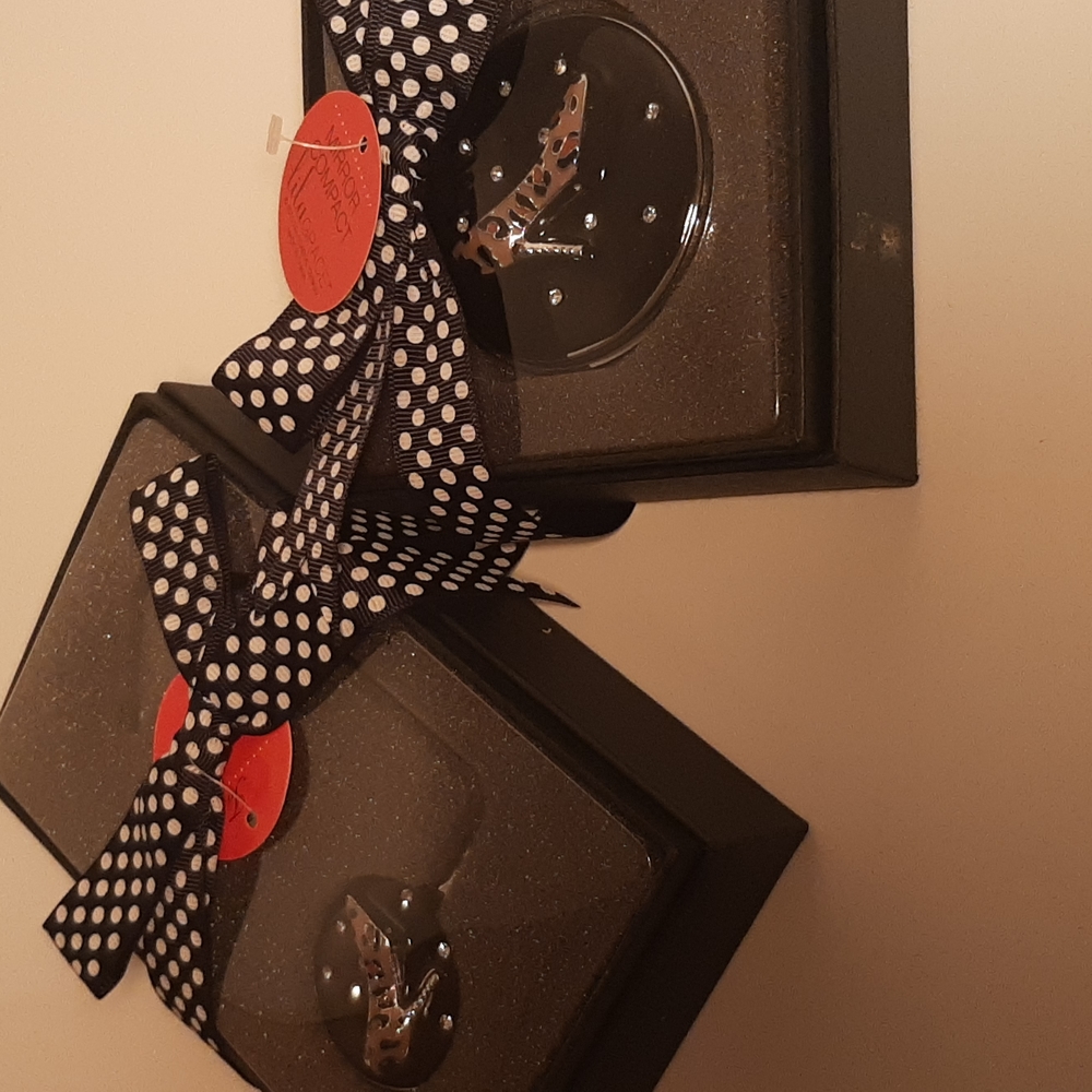 Compact Mirror and Purse hanger set